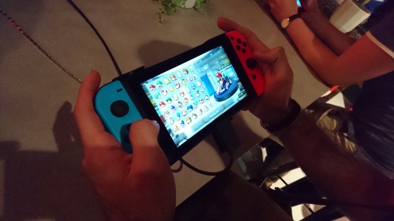 Those are my hands and that's a Switch. Yep.